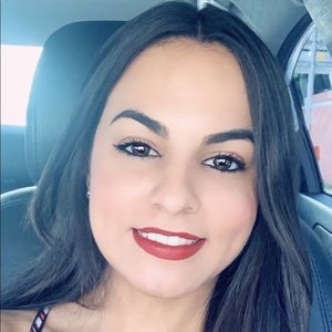 Meet your Posher, Ronhaly